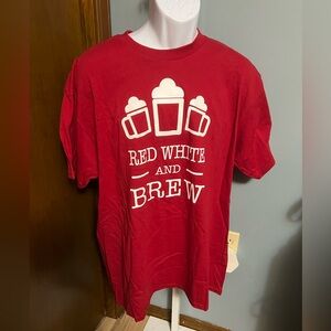 ☃️$5☃️ Red White and Brew Graphic T-Shirt with Beer Mugs Handcrafted XL